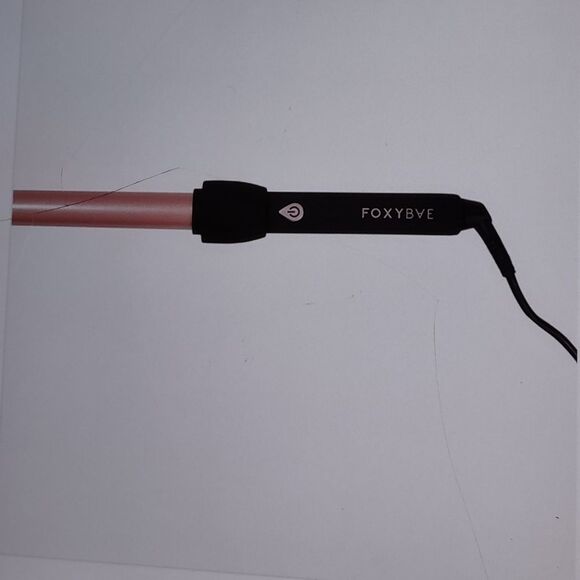 NEW FOXYBAE® 25MM Black Curling Wand With Rose Gold Colored Barrel - Picture 4 of 5